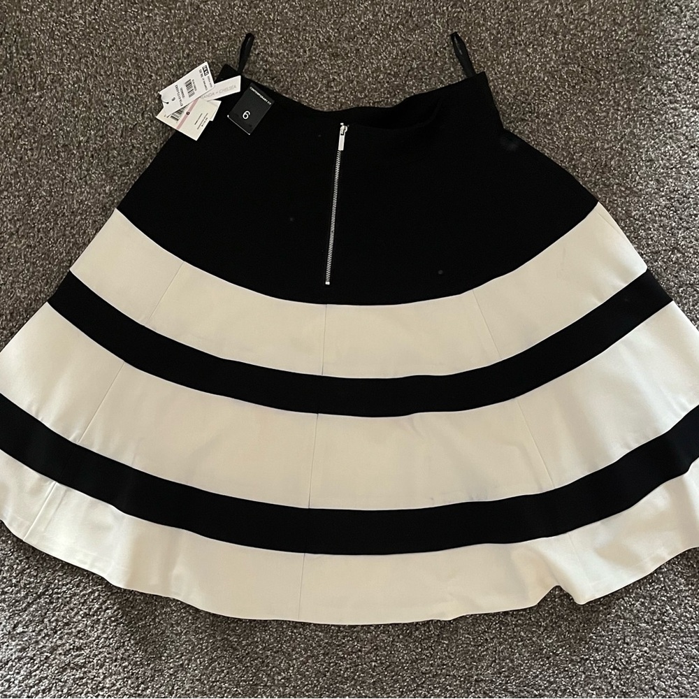 NWT women’s size 6 navy/cream striped skirt
